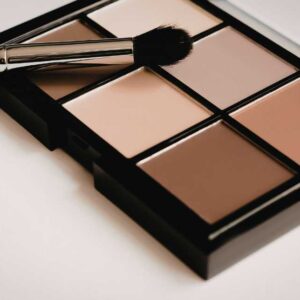 Maîtrise Du Maquillage Professionnel : Techniques, Tendances Et Compétences Client