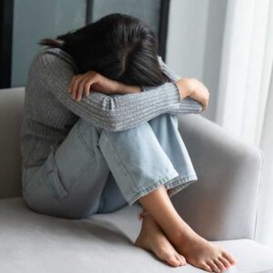 Soutien au Stress, à l’Anxiété et au Traumatisme : Compétences Pratiques d’Entretien d’Aide pour des Situations Réelles