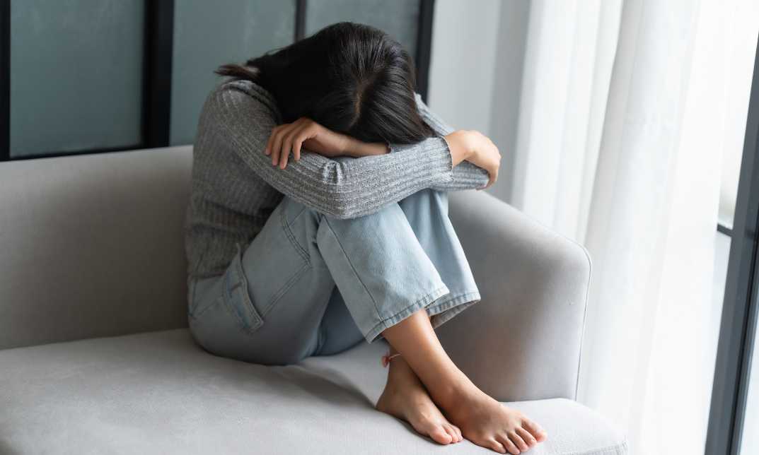 Soutien au Stress, à l’Anxiété et au Traumatisme : Compétences Pratiques d’Entretien d’Aide pour des Situations Réelles